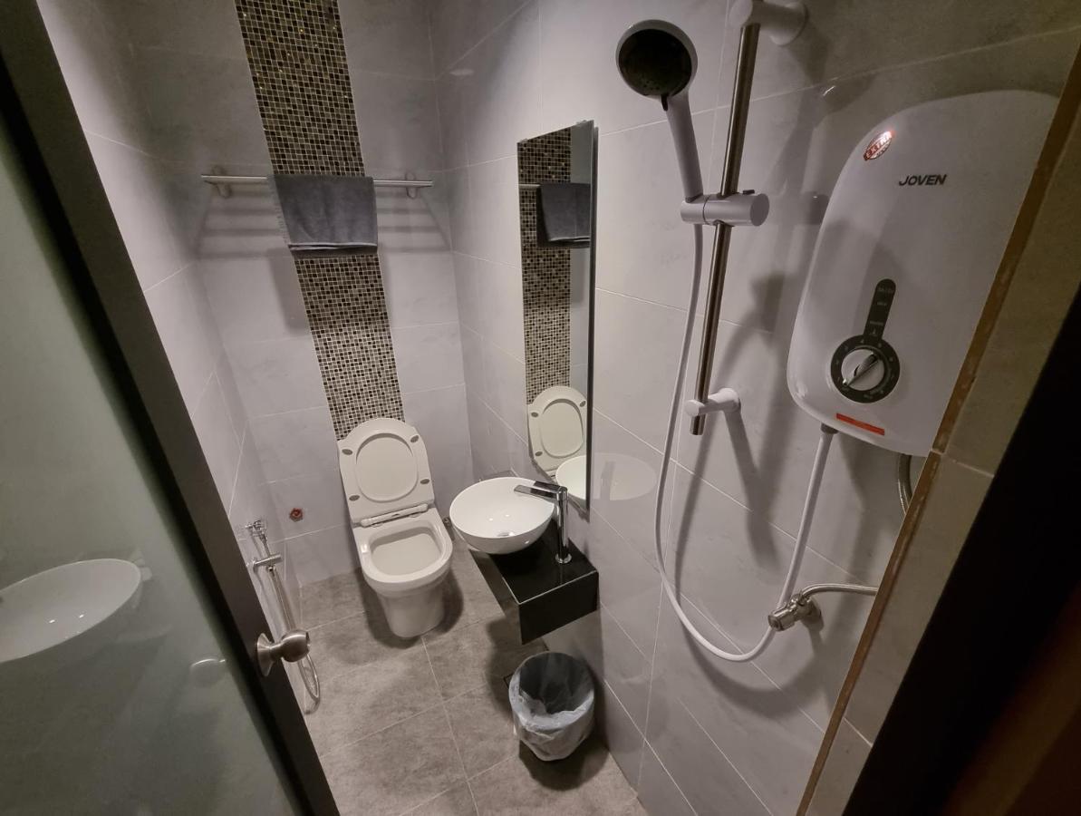 ג'והור בהרו Miico Hotel @ Mount Austin מראה חיצוני תמונה