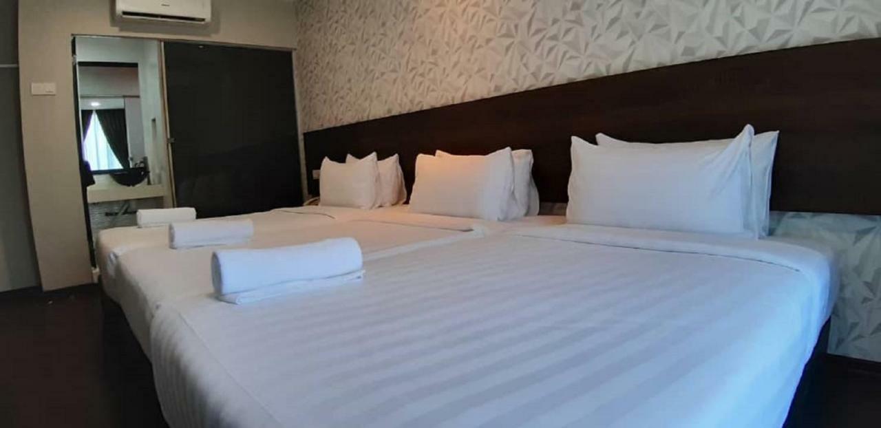 ג'והור בהרו Miico Hotel @ Mount Austin מראה חיצוני תמונה