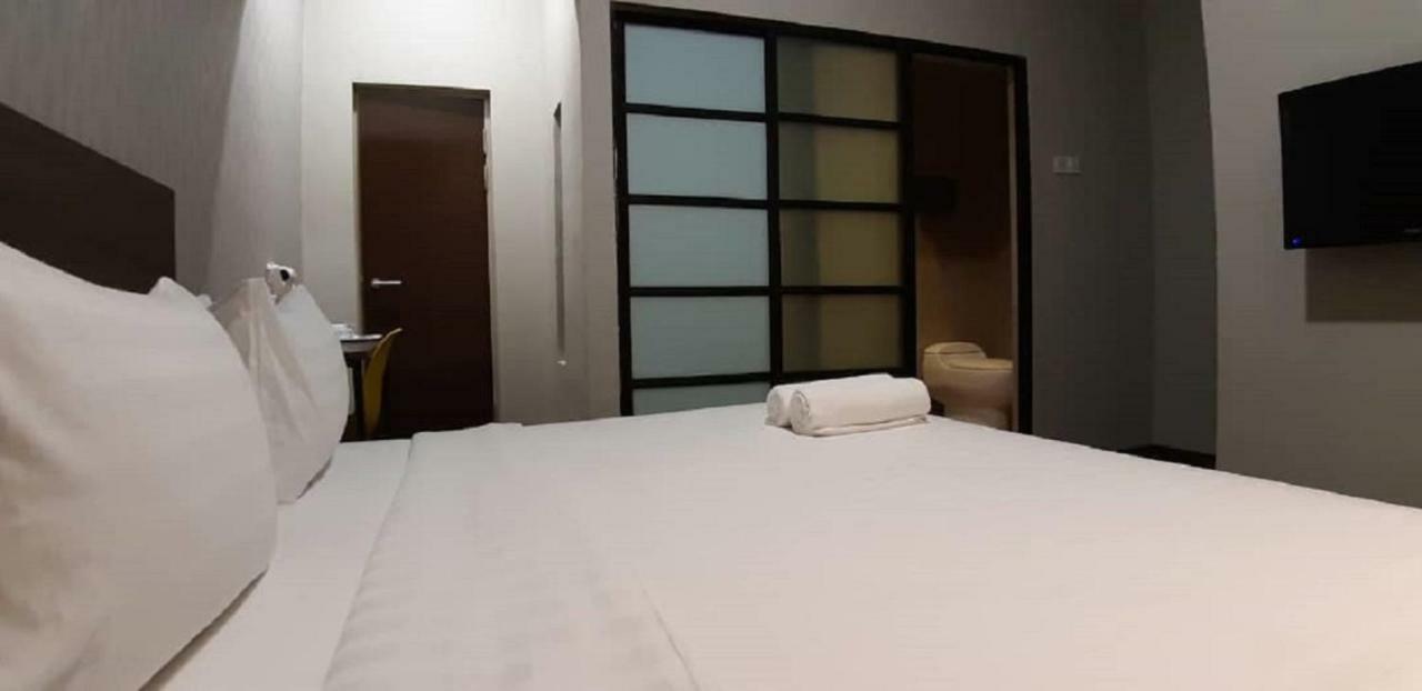 ג'והור בהרו Miico Hotel @ Mount Austin מראה חיצוני תמונה