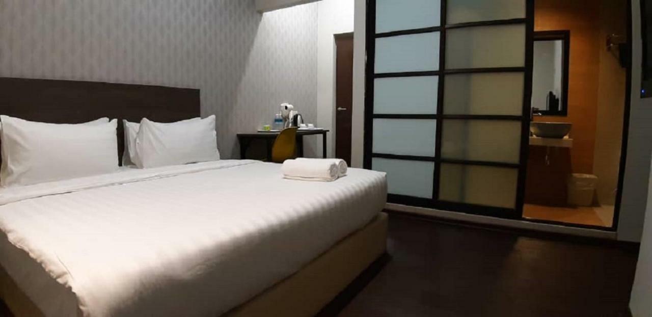 ג'והור בהרו Miico Hotel @ Mount Austin מראה חיצוני תמונה
