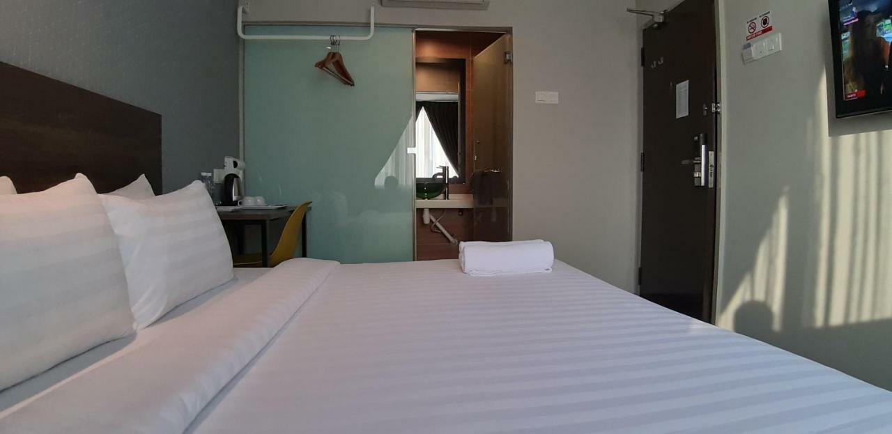 ג'והור בהרו Miico Hotel @ Mount Austin מראה חיצוני תמונה