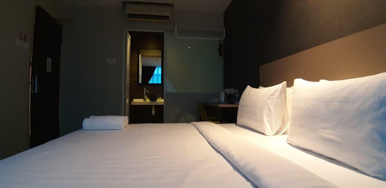 ג'והור בהרו Miico Hotel @ Mount Austin מראה חיצוני תמונה