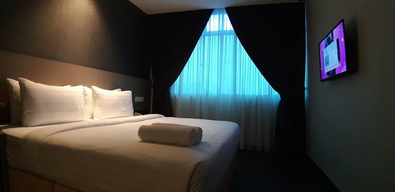 ג'והור בהרו Miico Hotel @ Mount Austin מראה חיצוני תמונה