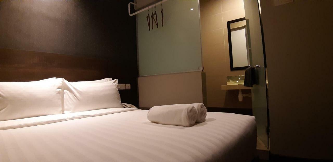 ג'והור בהרו Miico Hotel @ Mount Austin מראה חיצוני תמונה