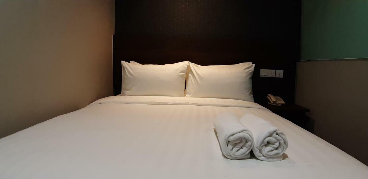 ג'והור בהרו Miico Hotel @ Mount Austin מראה חיצוני תמונה