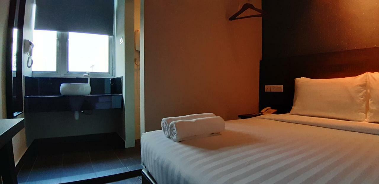 ג'והור בהרו Miico Hotel @ Mount Austin מראה חיצוני תמונה