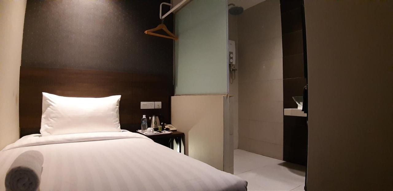 ג'והור בהרו Miico Hotel @ Mount Austin מראה חיצוני תמונה